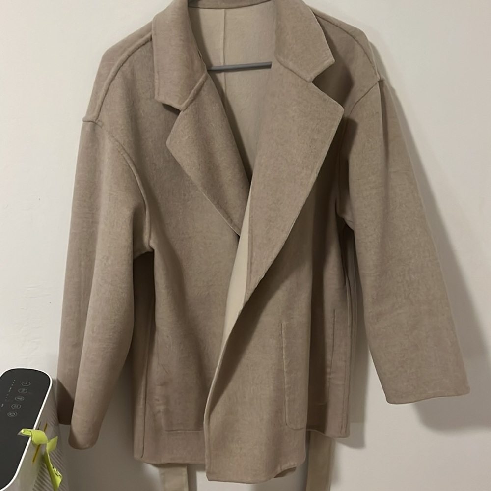 Double sided coat. From a Korean brand Loeuvre - Picture 11 of 11